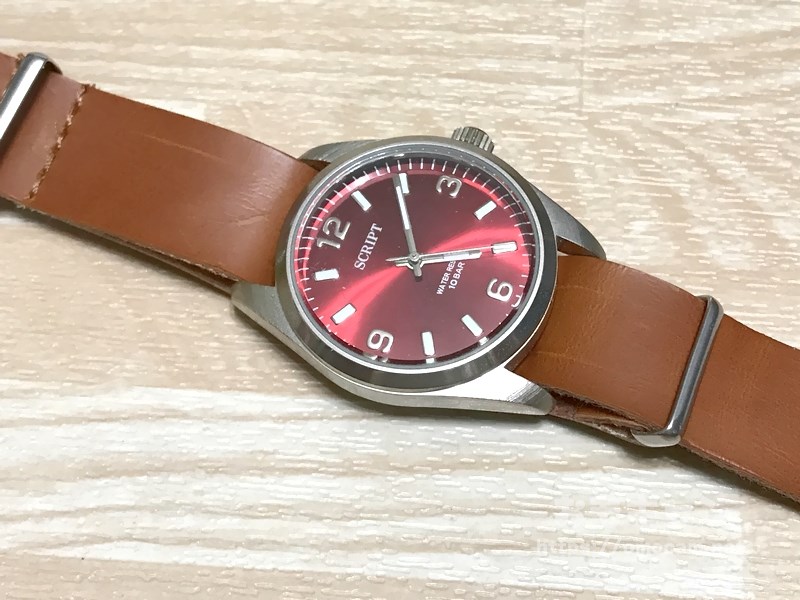 NATOタイプの腕時計ベルトの取り付け方が一発でわかる1枚の写真 | おもキャン